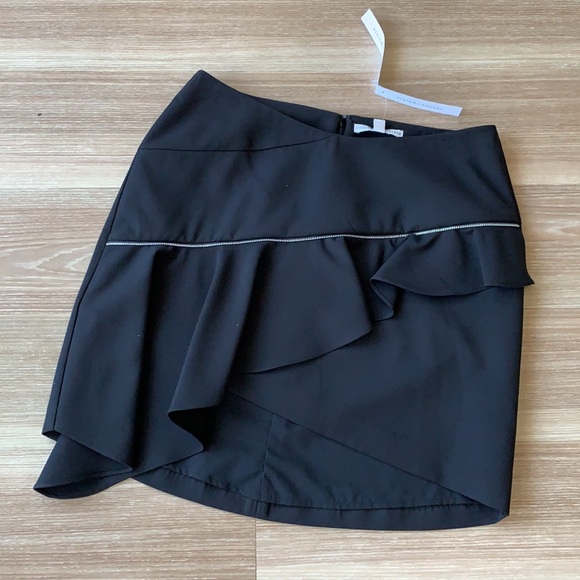Chelsea &Walker asymmetrical bottom blk mini skirt - Picture 12 of 16